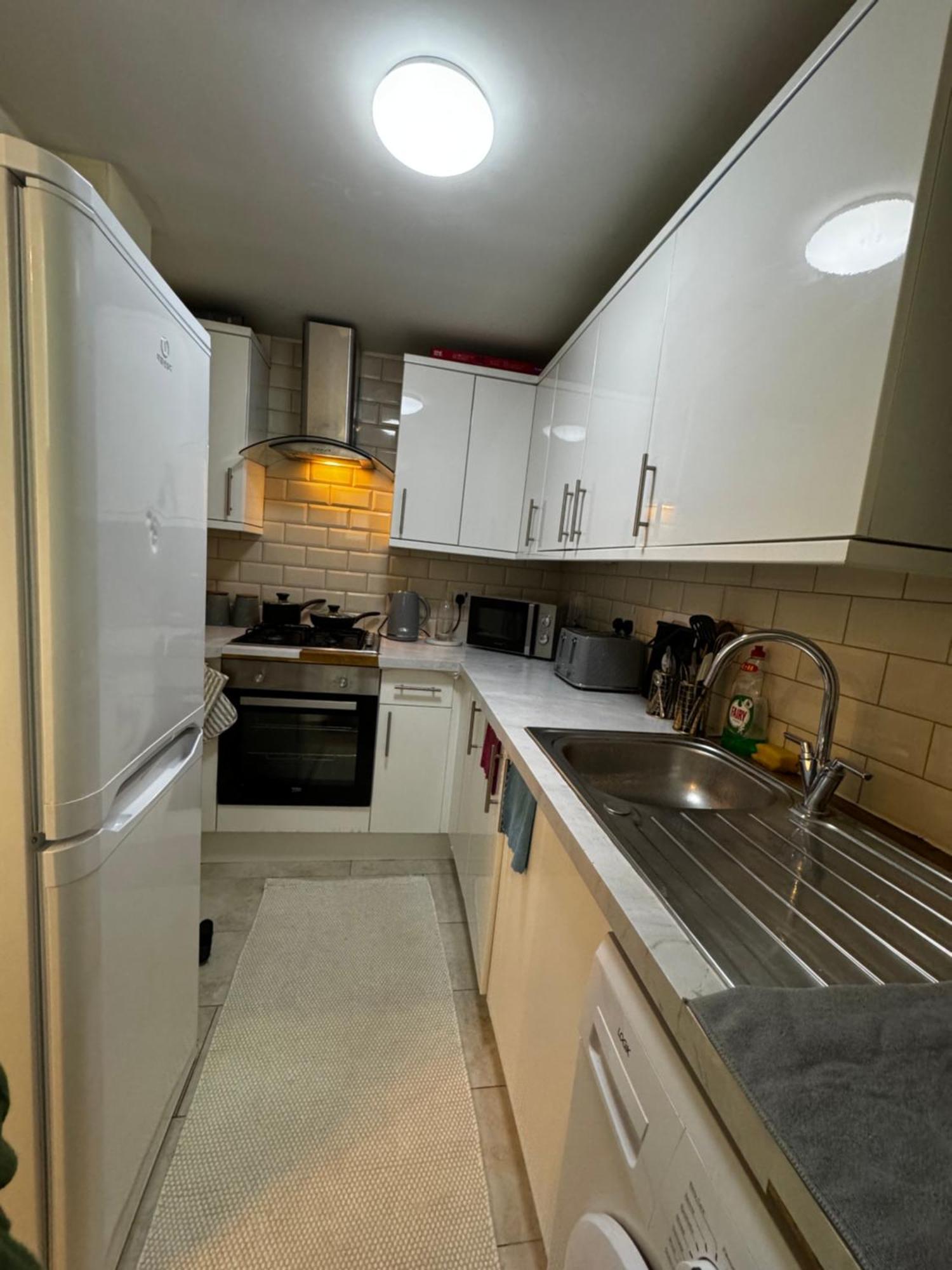 5 Min From Westfield, Stratford, , And Elizabeth Olympic Park With Free Netflix * Londen