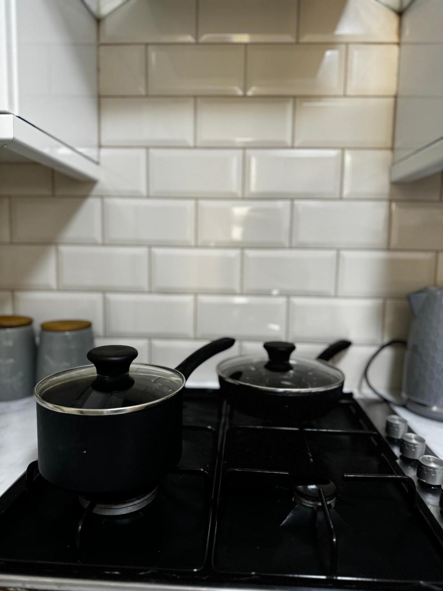 Appartement 5 Min From Westfield, Stratford, , And Elizabeth Olympic Park With Free Netflix Londen