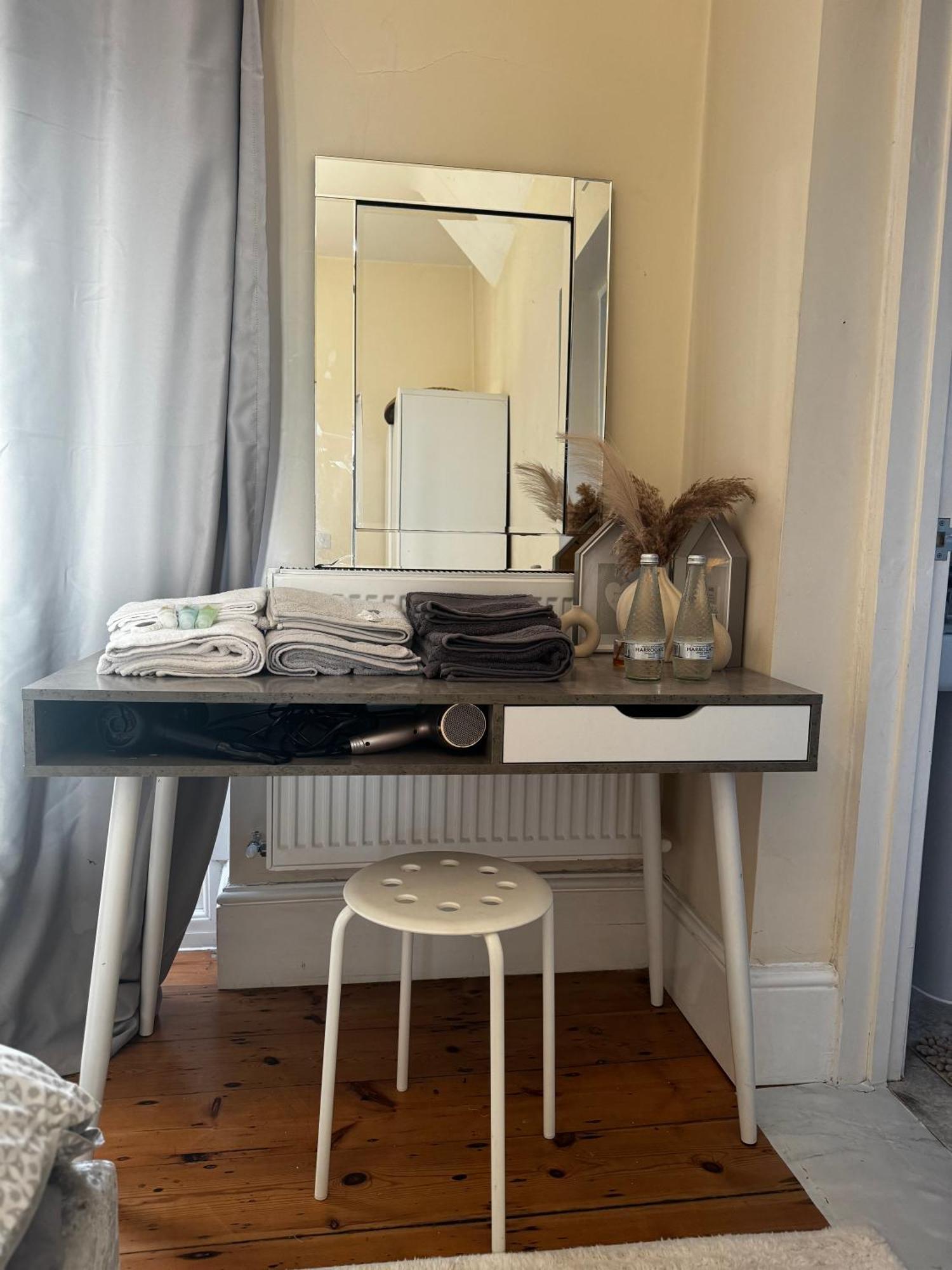 5 Min From Westfield, Stratford, , And Elizabeth Olympic Park With Free Netflix Appartement