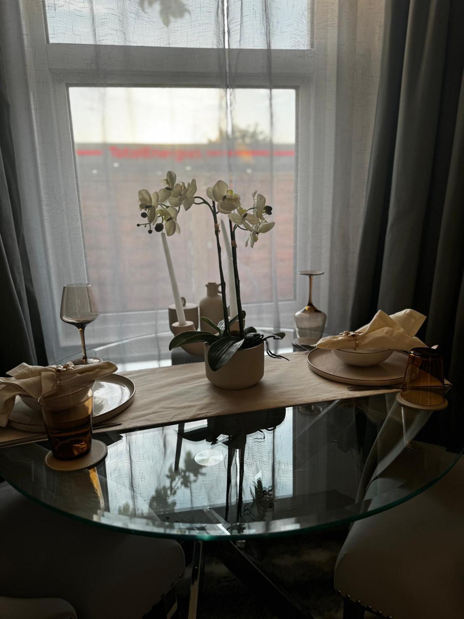 5 Min From Westfield, Stratford, , And Elizabeth Olympic Park With Free Netflix Appartement *