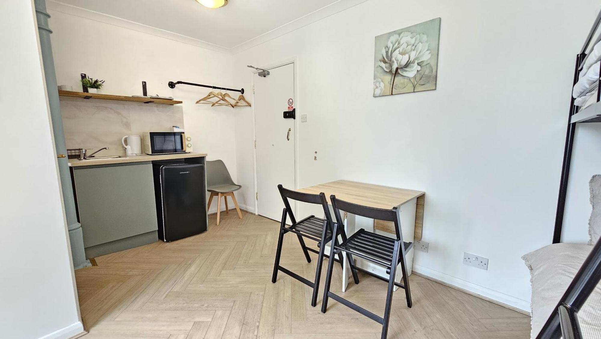 Apartment Newly Renovated & Ensuite Rooms! - Camberwell