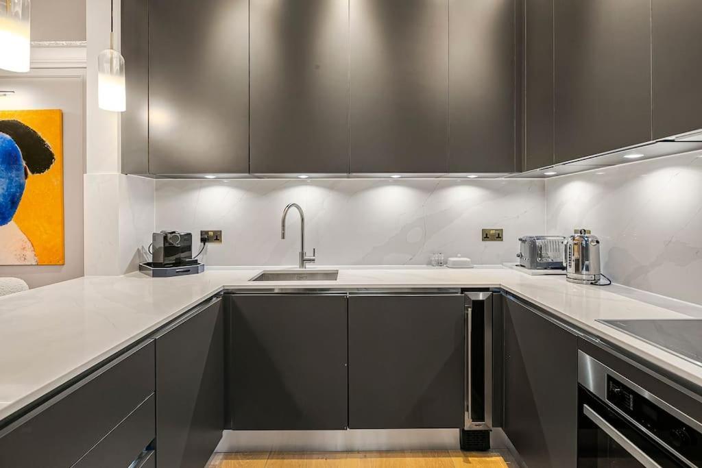 Ultra Luxury Holland Park Apartamento