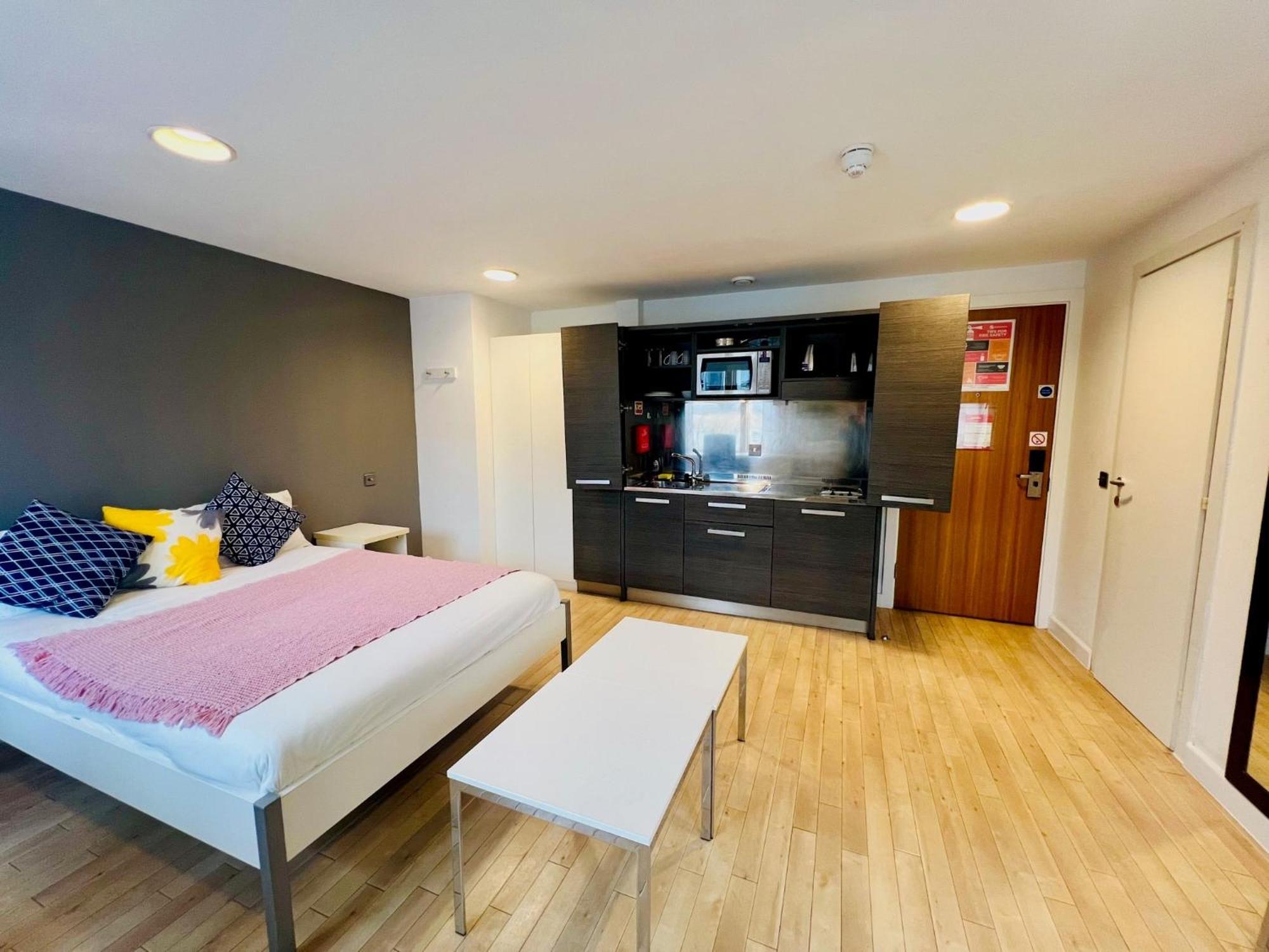 Stuhomes - Arundel House * London