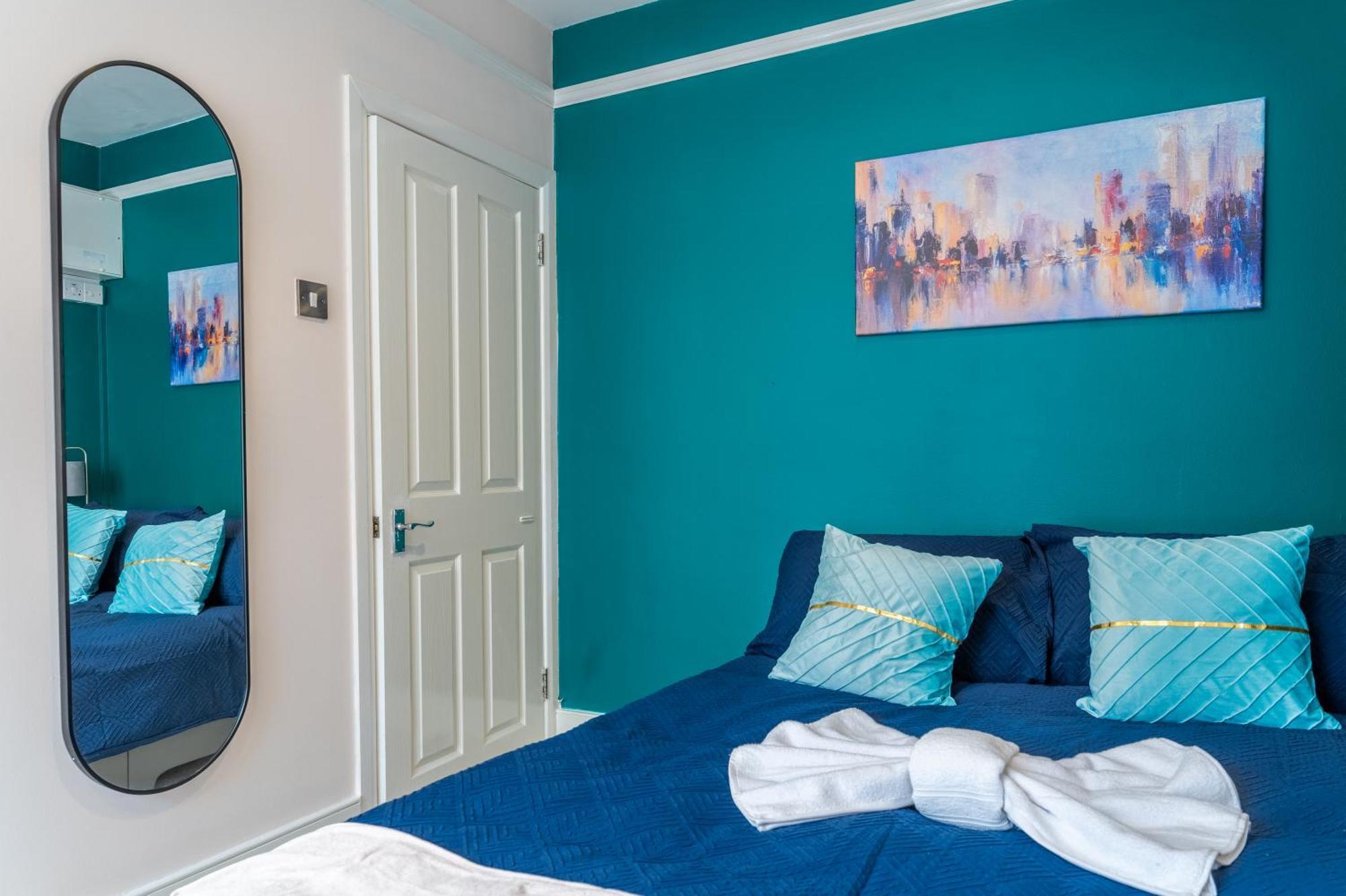 Beautiful 2 Bedroom With Private Garden In Wimbledon - Minutes From Londen
