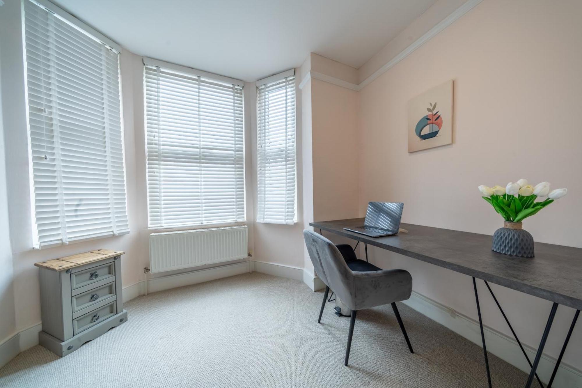 Beautiful 2 Bedroom With Private Garden In Wimbledon - Minutes From *