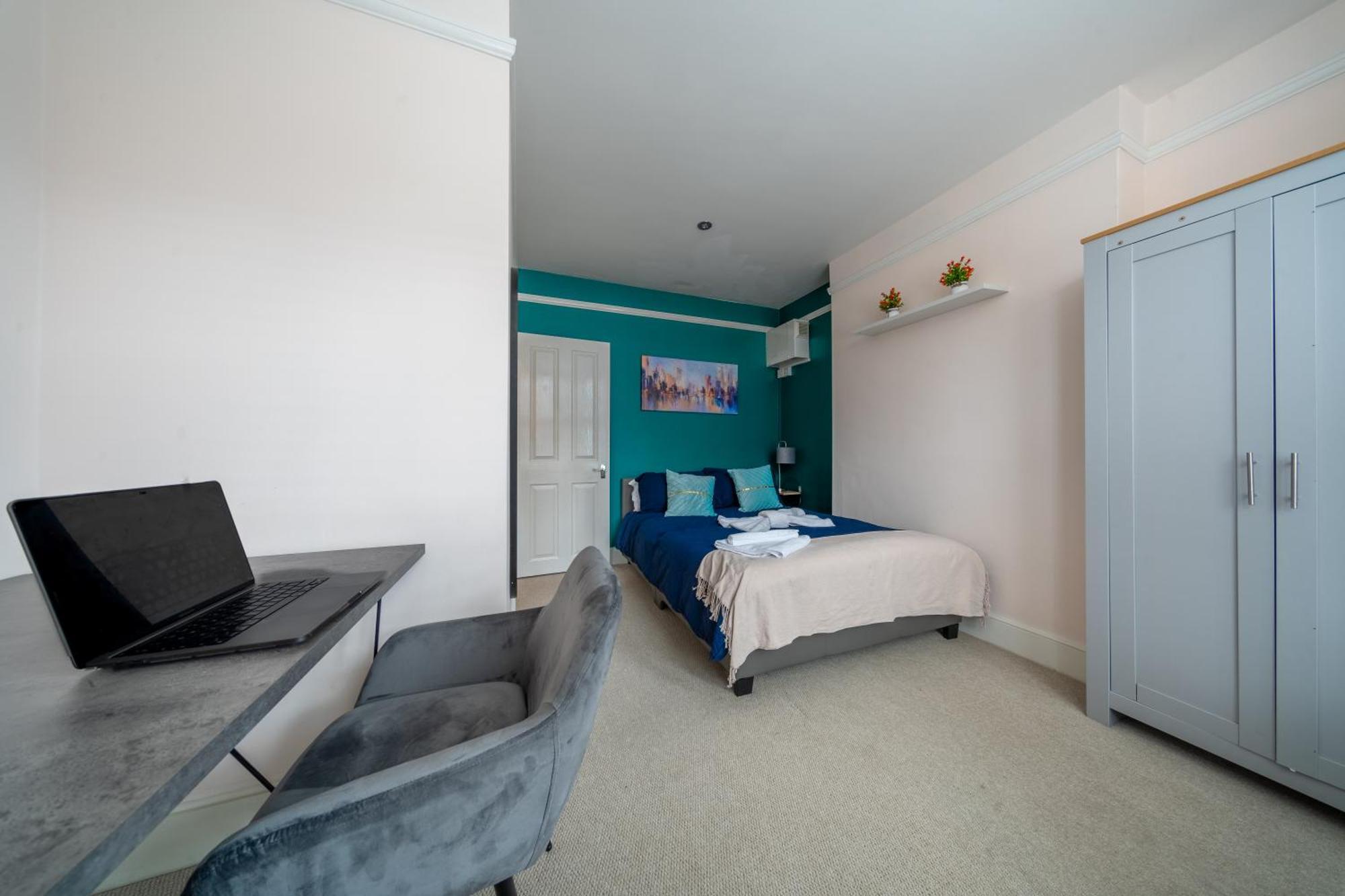 Beautiful 2 Bedroom With Private Garden In Wimbledon - Minutes From * Londen