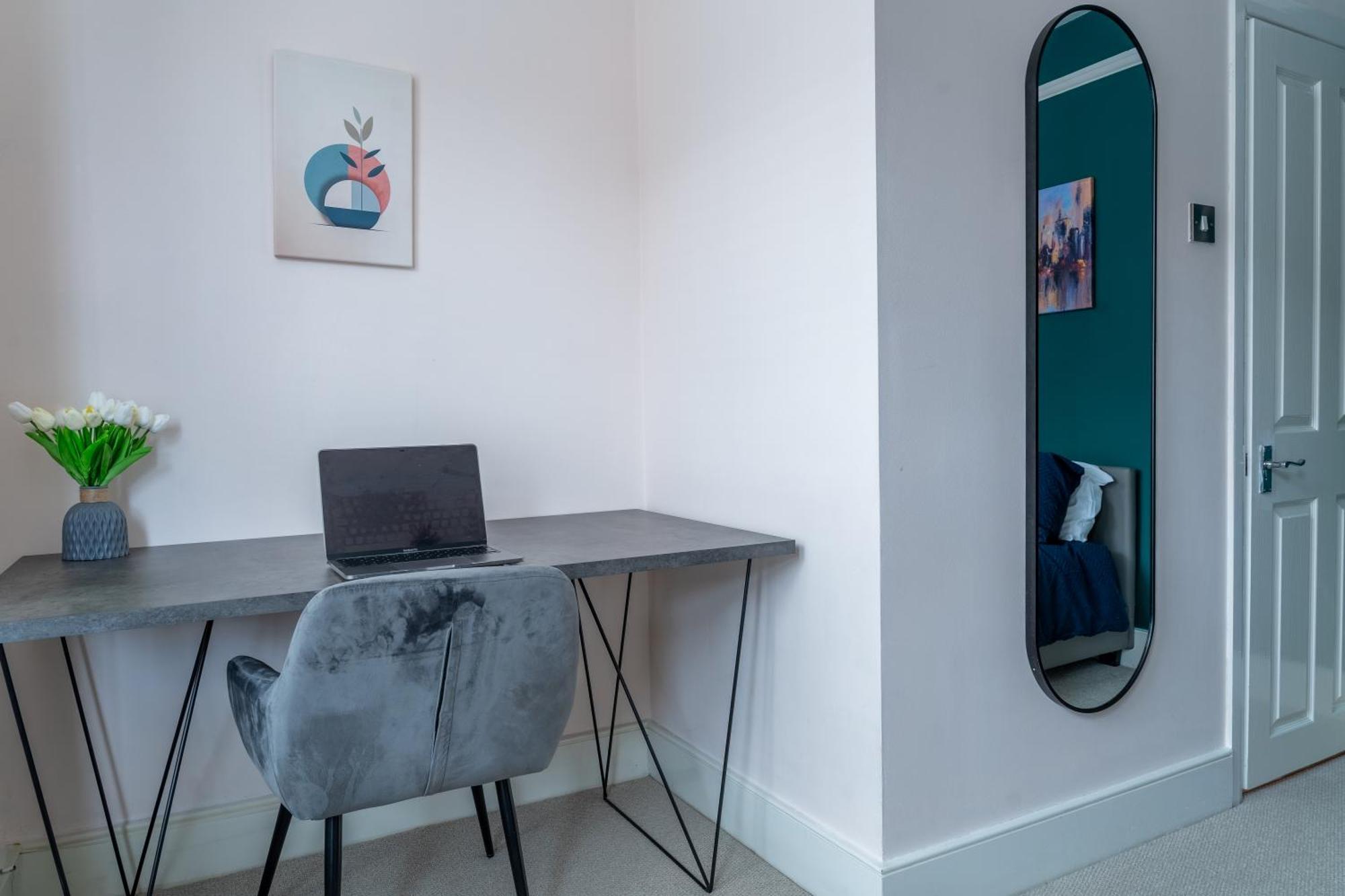 Beautiful 2 Bedroom With Private Garden In Wimbledon - Minutes From * Londen