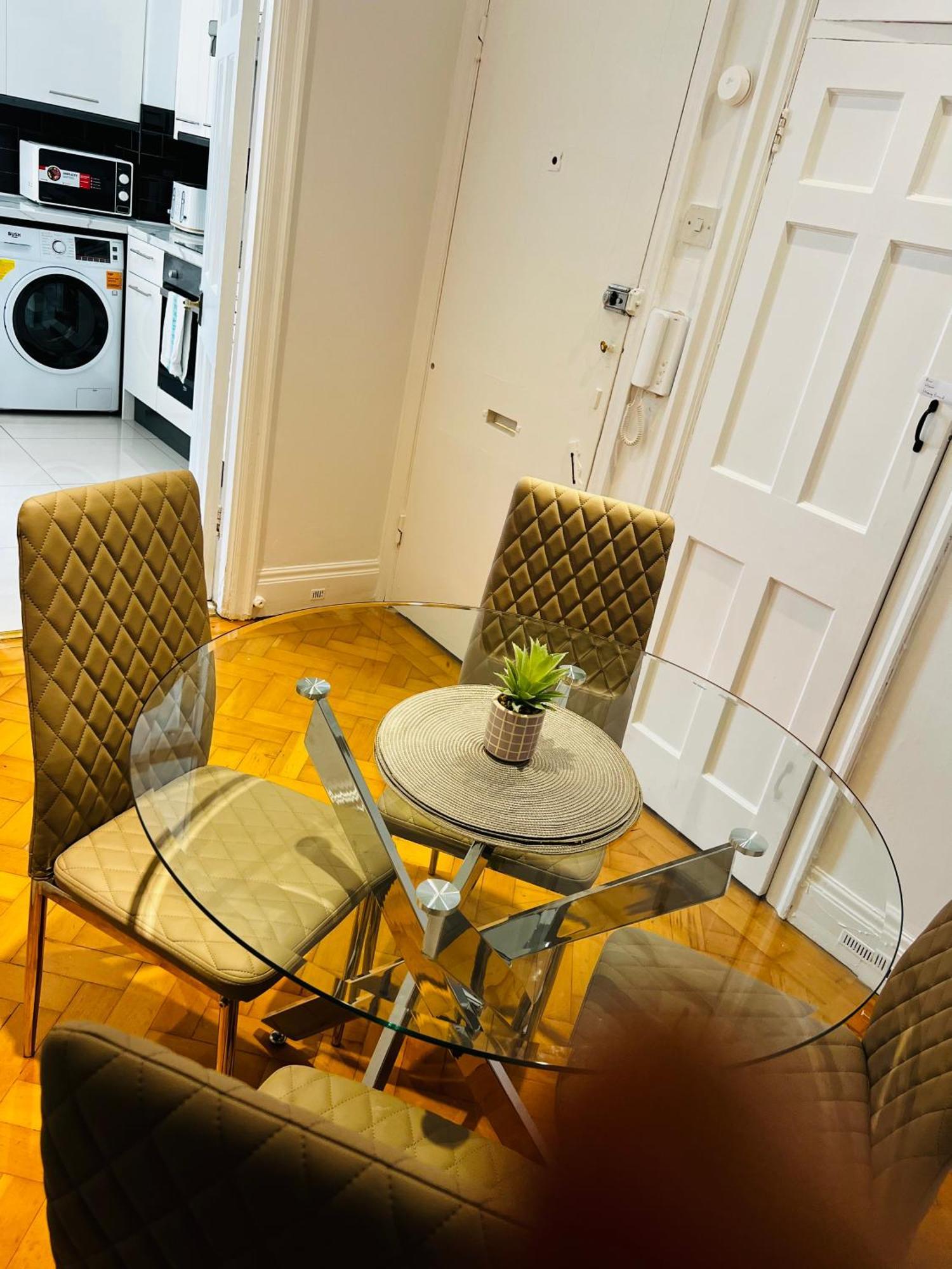 Lovely Apartment- Long Stayer Welcome *