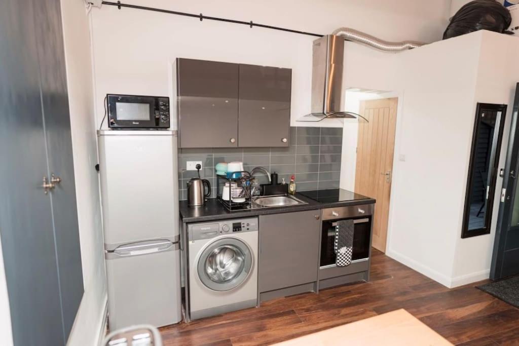 Apartment House With Garden Stoke Newington London