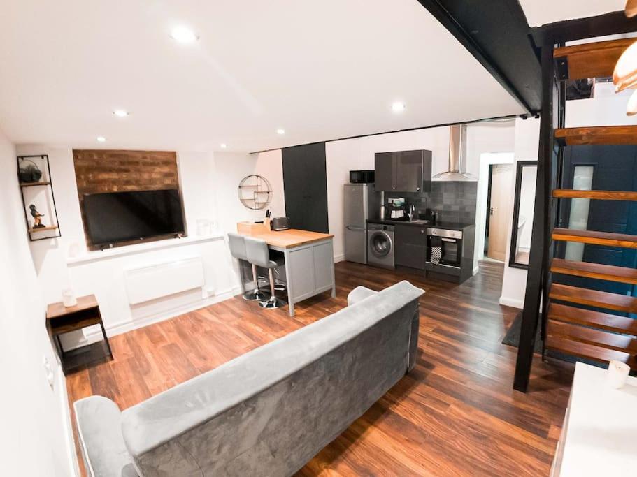 Apartment House With Garden Stoke Newington London
