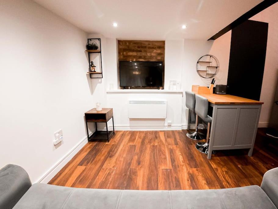 House With Garden Stoke Newington * London