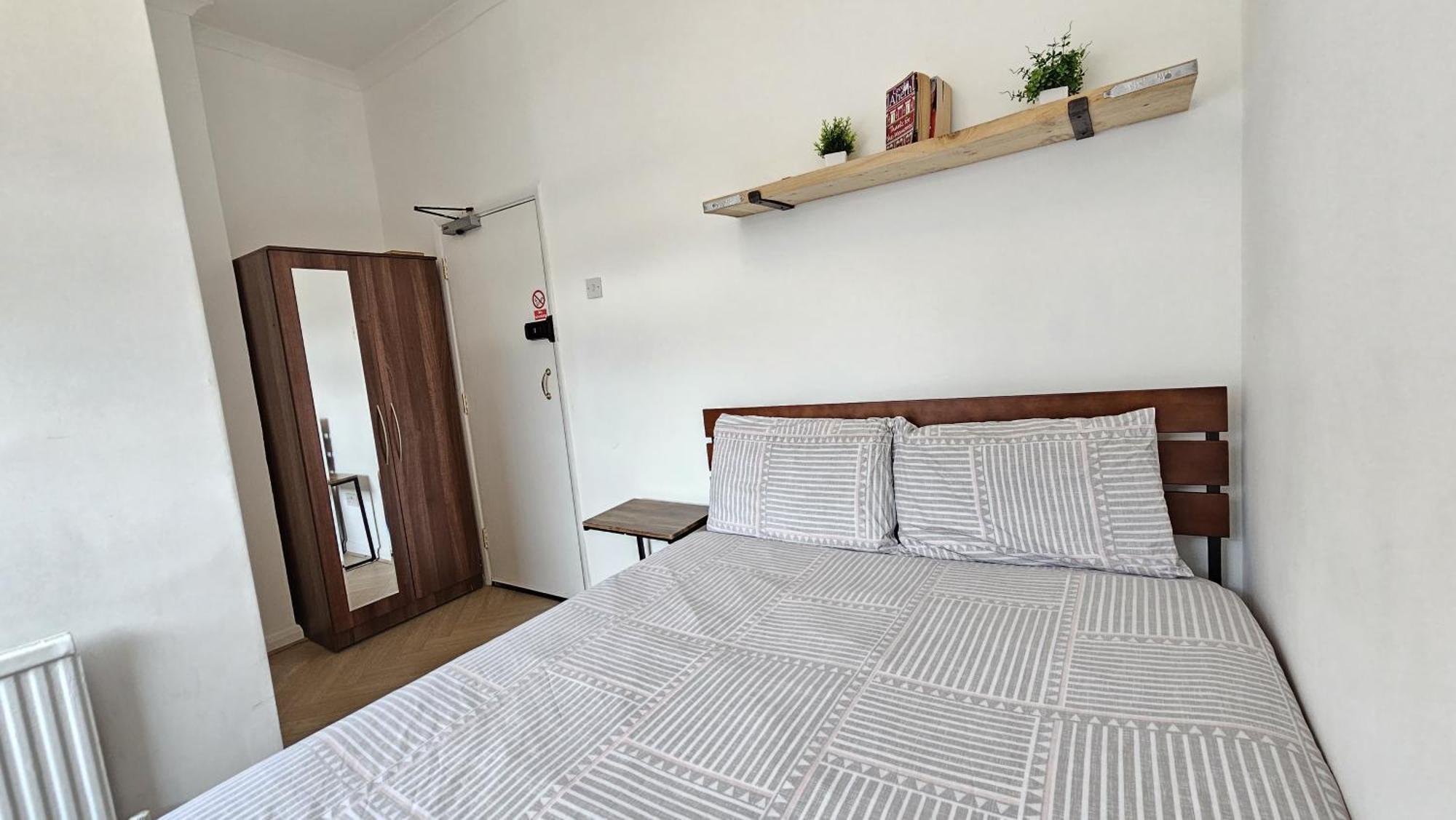 Newly Renovated & Ensuite Rooms! - Camberwell Apartment *