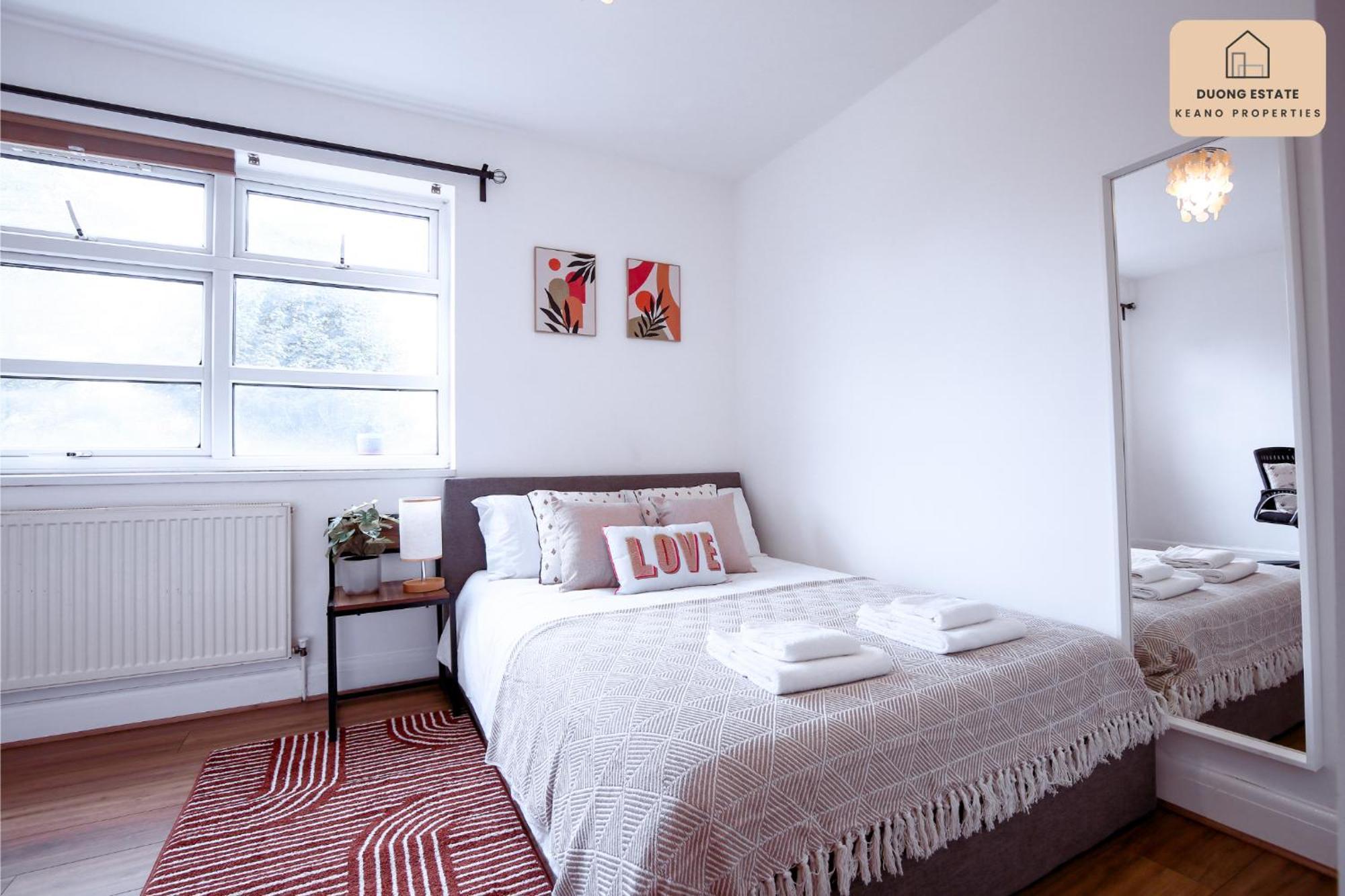 Stratford Gem- Stylist Spacious