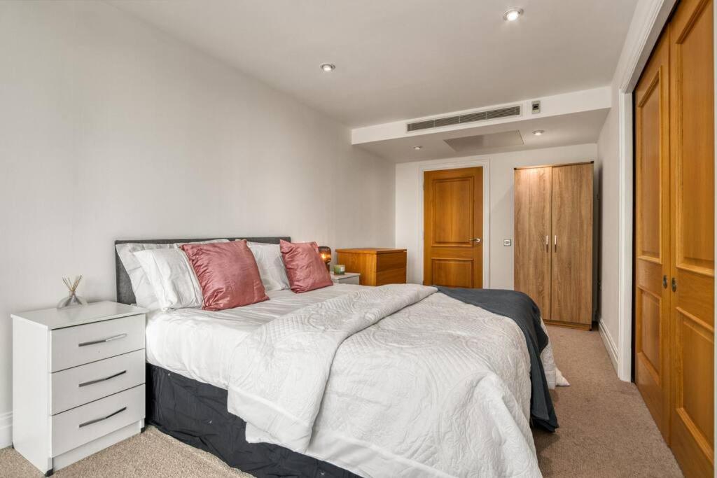 Luxury Living In Paddington, Leilighet London