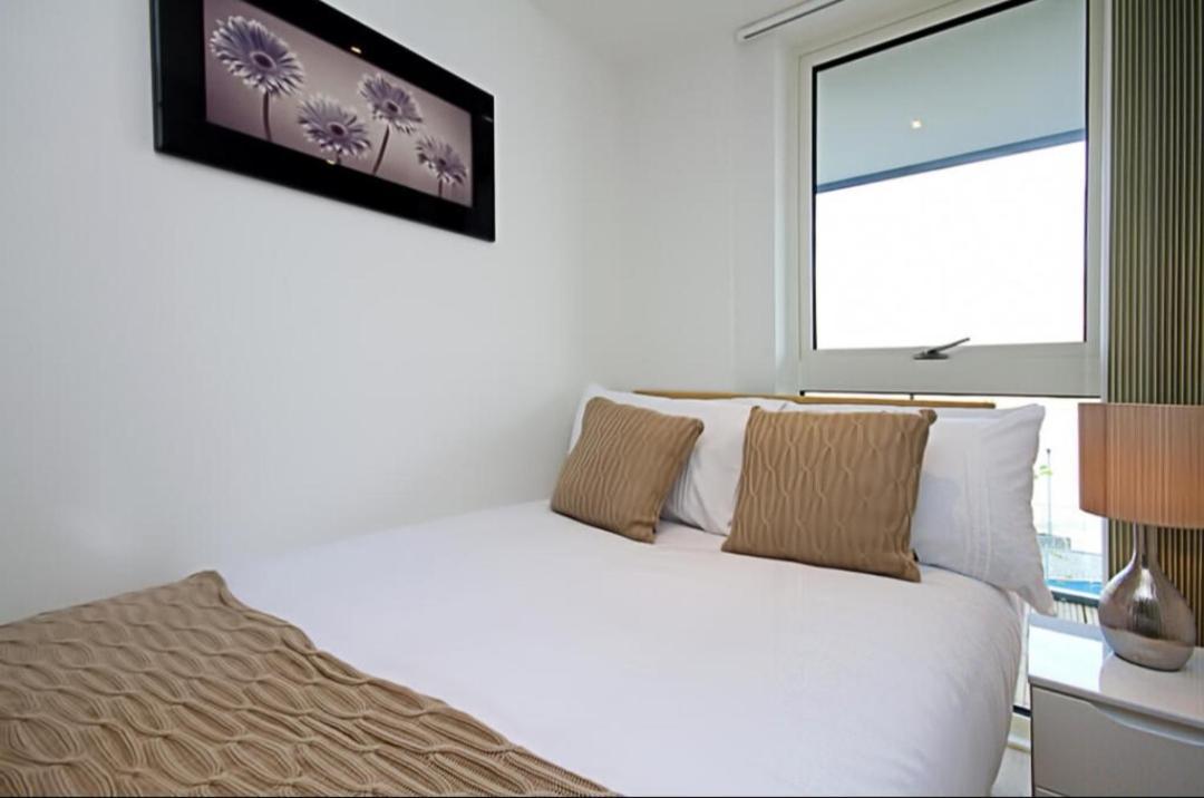 In Flat With Stunning Thames River View Privatunterkunft London