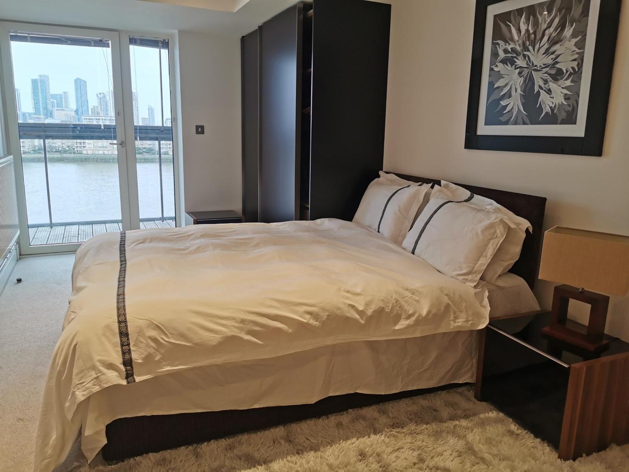 In Flat With Stunning Thames River View Privatunterkunft London