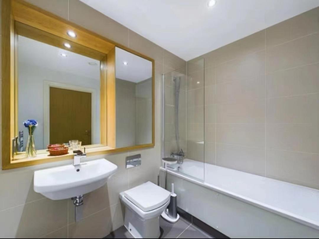 In Flat With Stunning Thames River View Privatunterkunft London