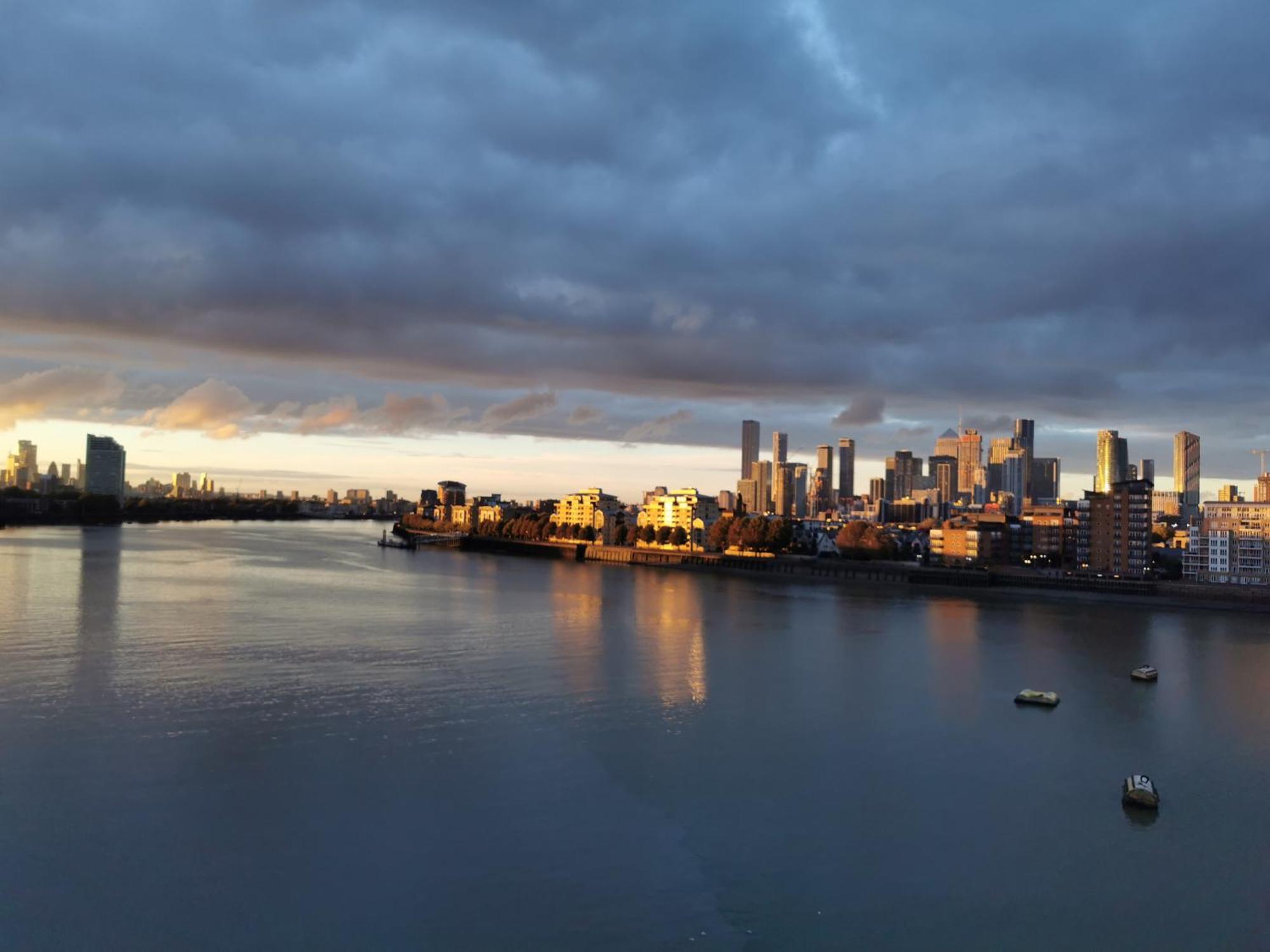 In Flat With Stunning Thames River View Privatunterkunft London