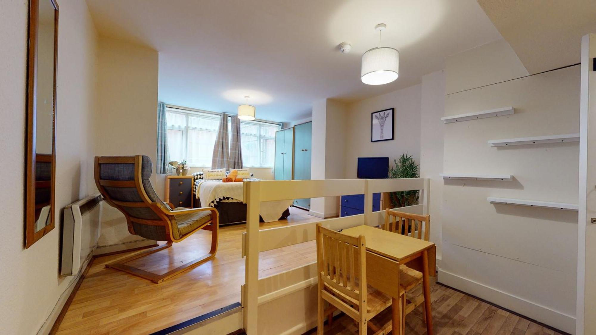 Apartahotel St Pauls Studio 24 *