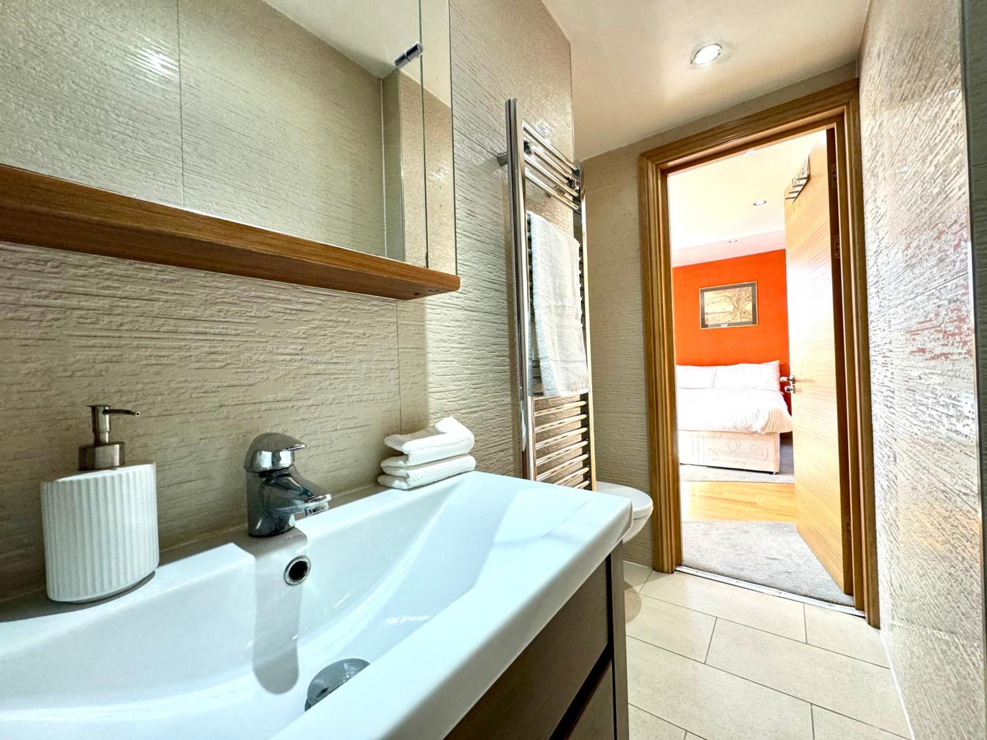 Chic 1 Bedroom By Wild