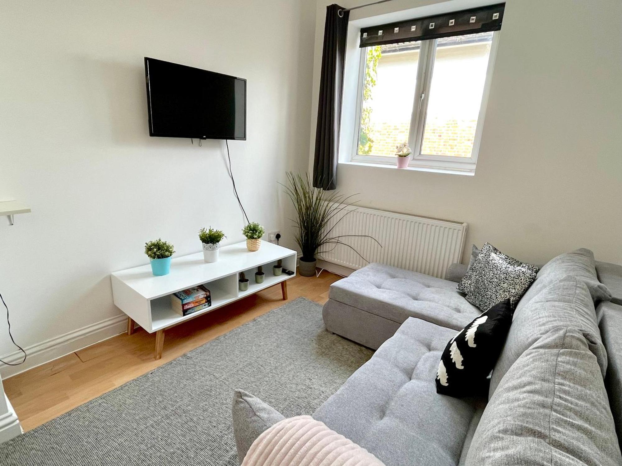 Fulham Broadway By Primecityhosts London