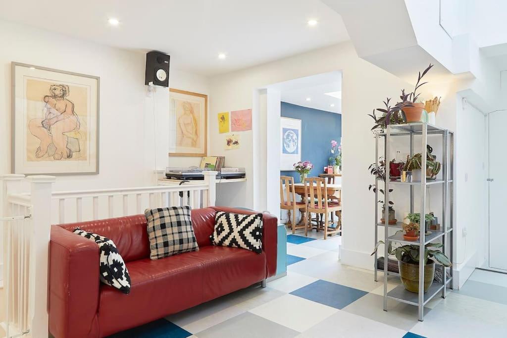 Stylish Family In Artsy Se Holiday home London