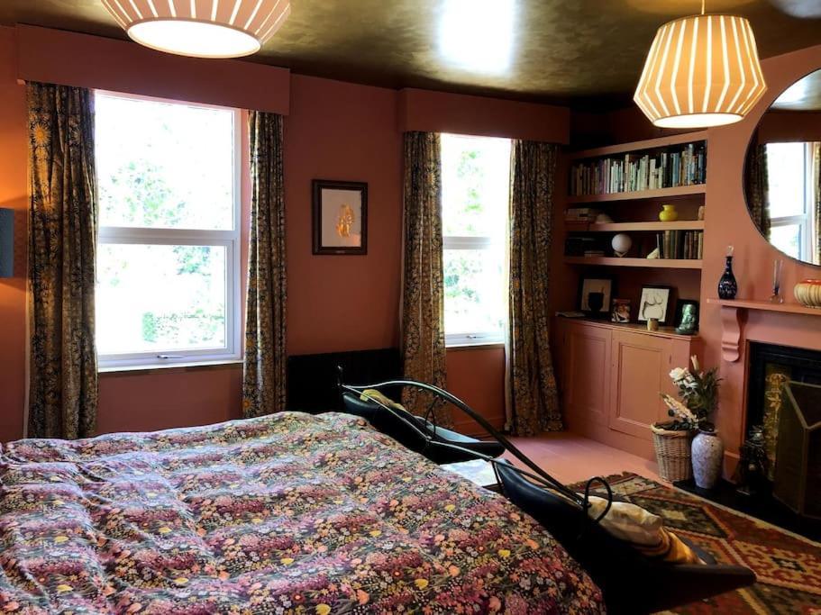 Stylish Family In Artsy Se Holiday home London