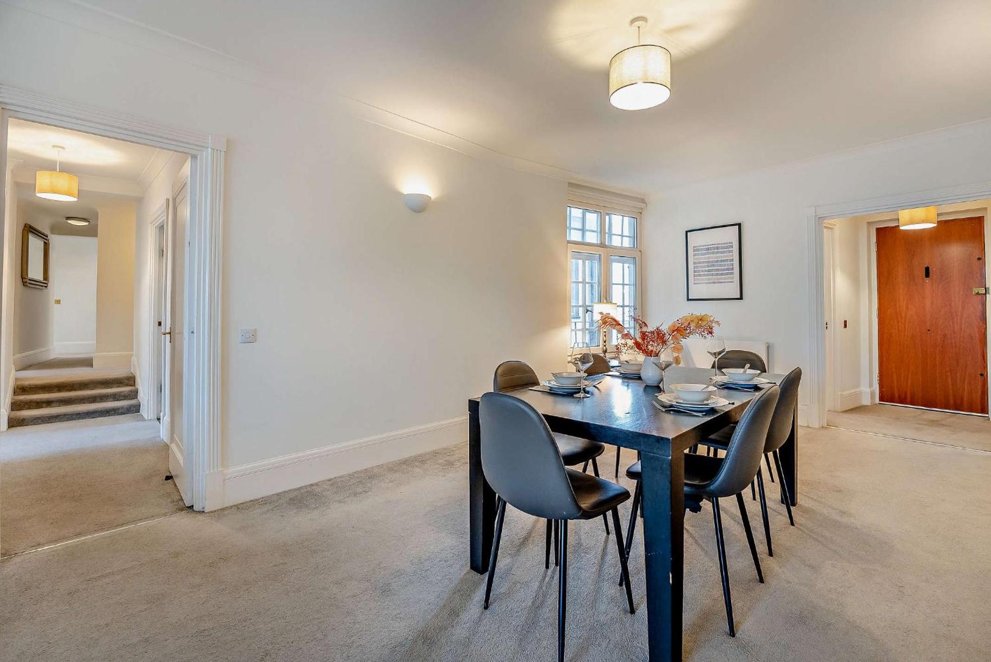 Regents Park Apartment