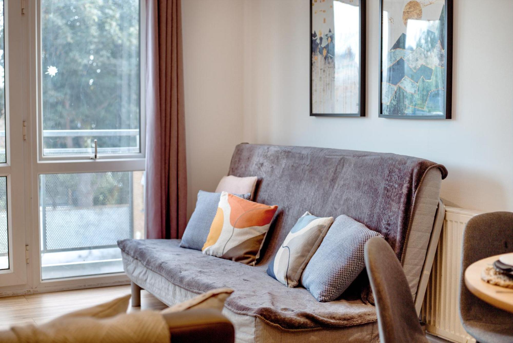 Stratford Gem- Stylist Spacious London