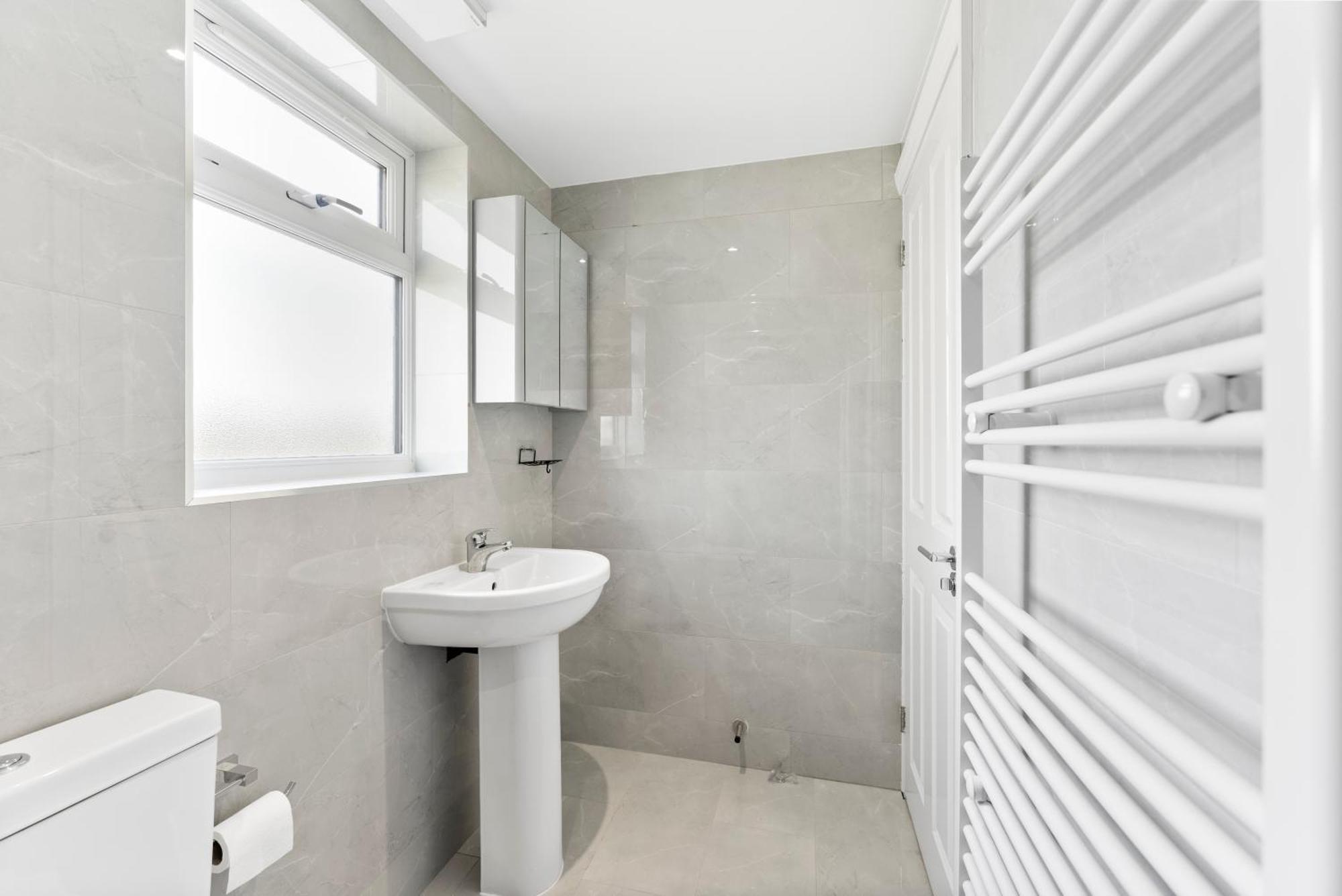Stylish Wembley Gem - Parking -sleeps 14 *