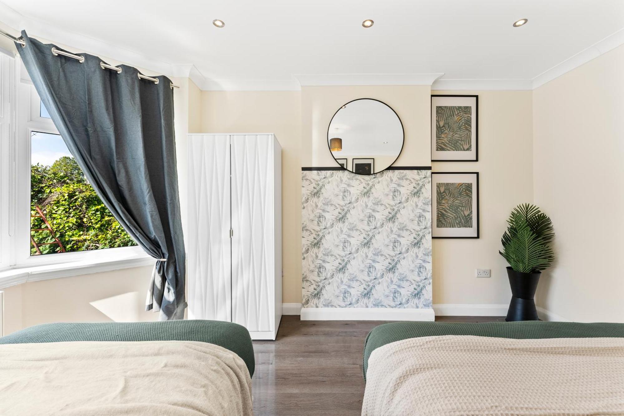 Stylish Wembley Gem - Parking -sleeps 14 London