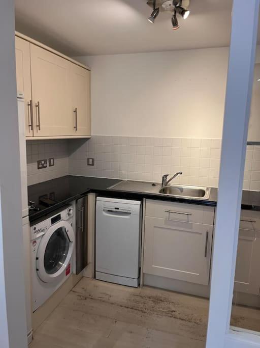 Luxury Two Bed Flat Heart Of Fulham Londen
