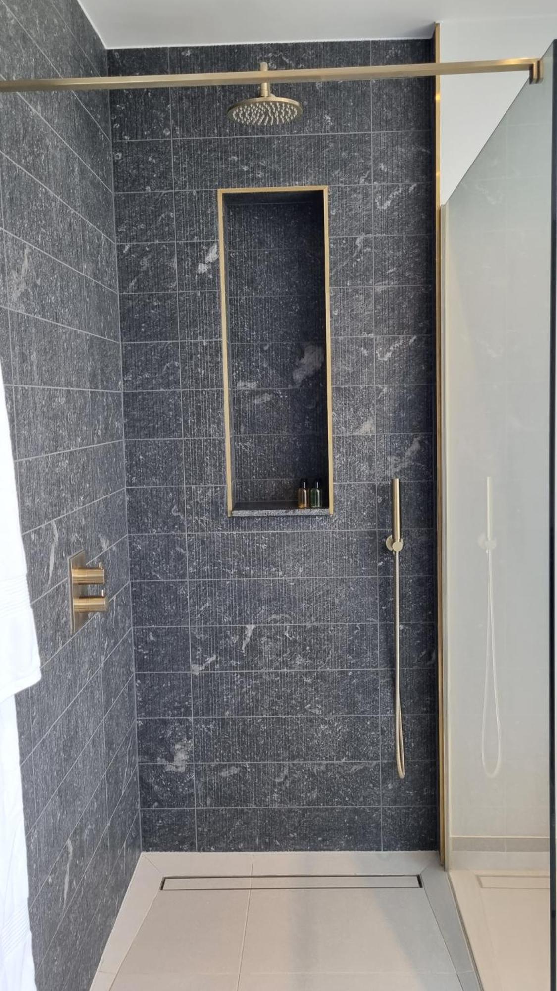 Five Star Luxury One Bed In Leafy West Hampstead