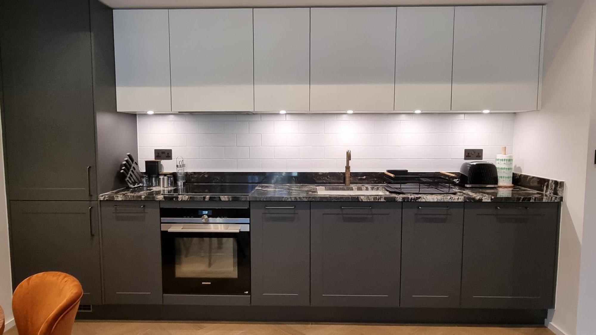 Five Star Luxury One Bed In Leafy West Hampstead Apartment *