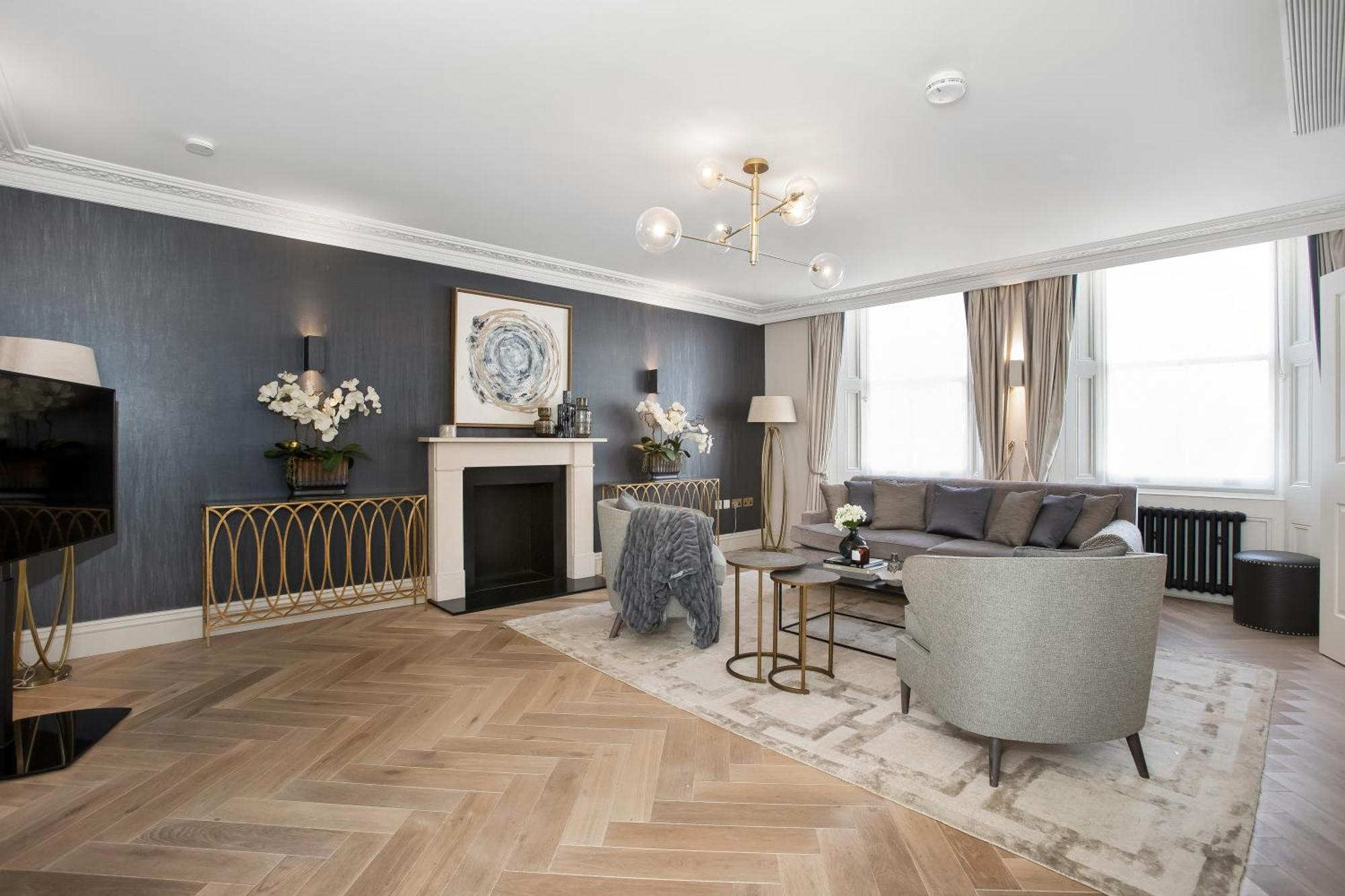 Luxurious Penthouse - Hyde Park- Air Con Apartment