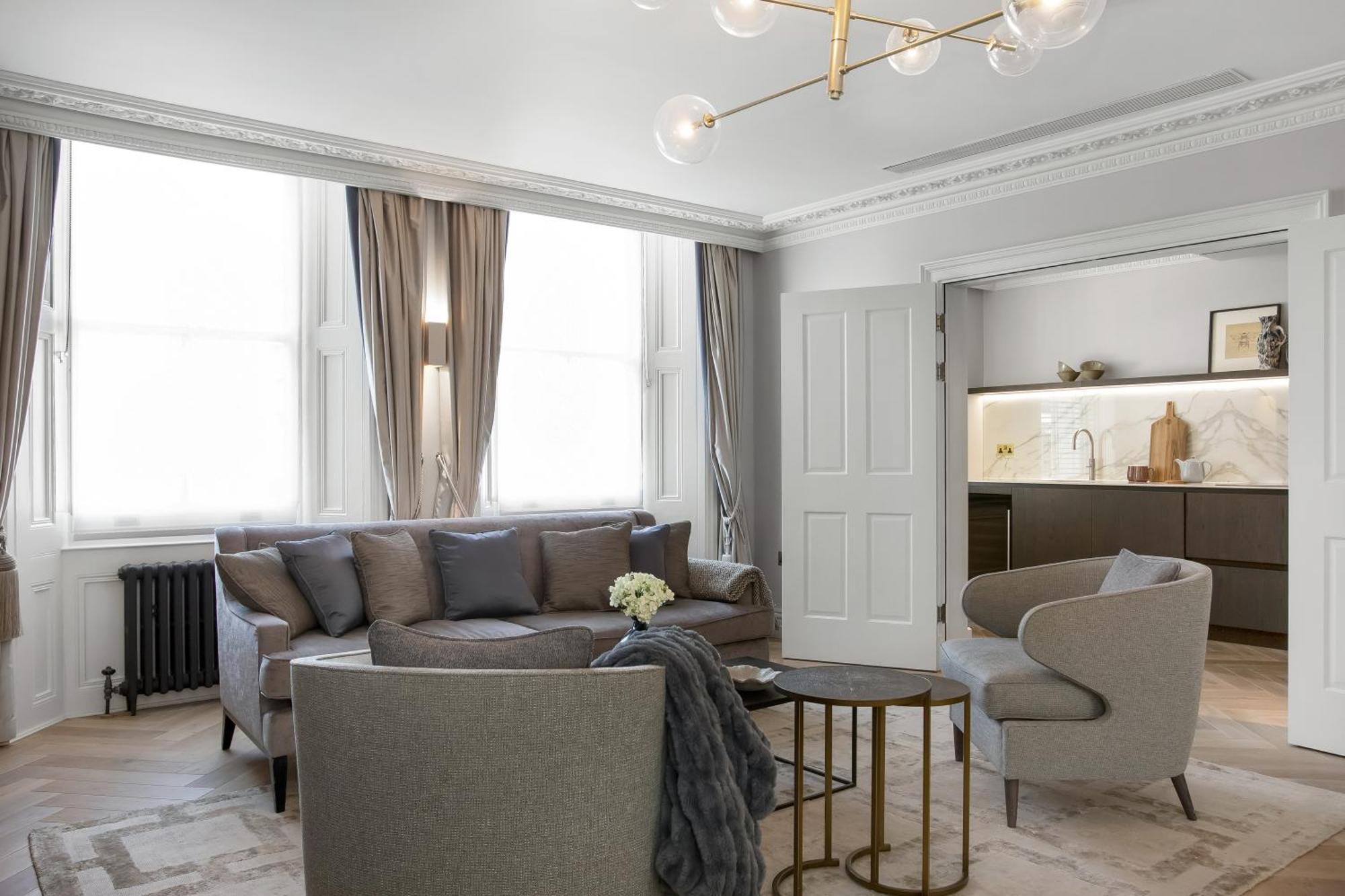 Luxurious Penthouse - Hyde Park- Air Con Apartment *