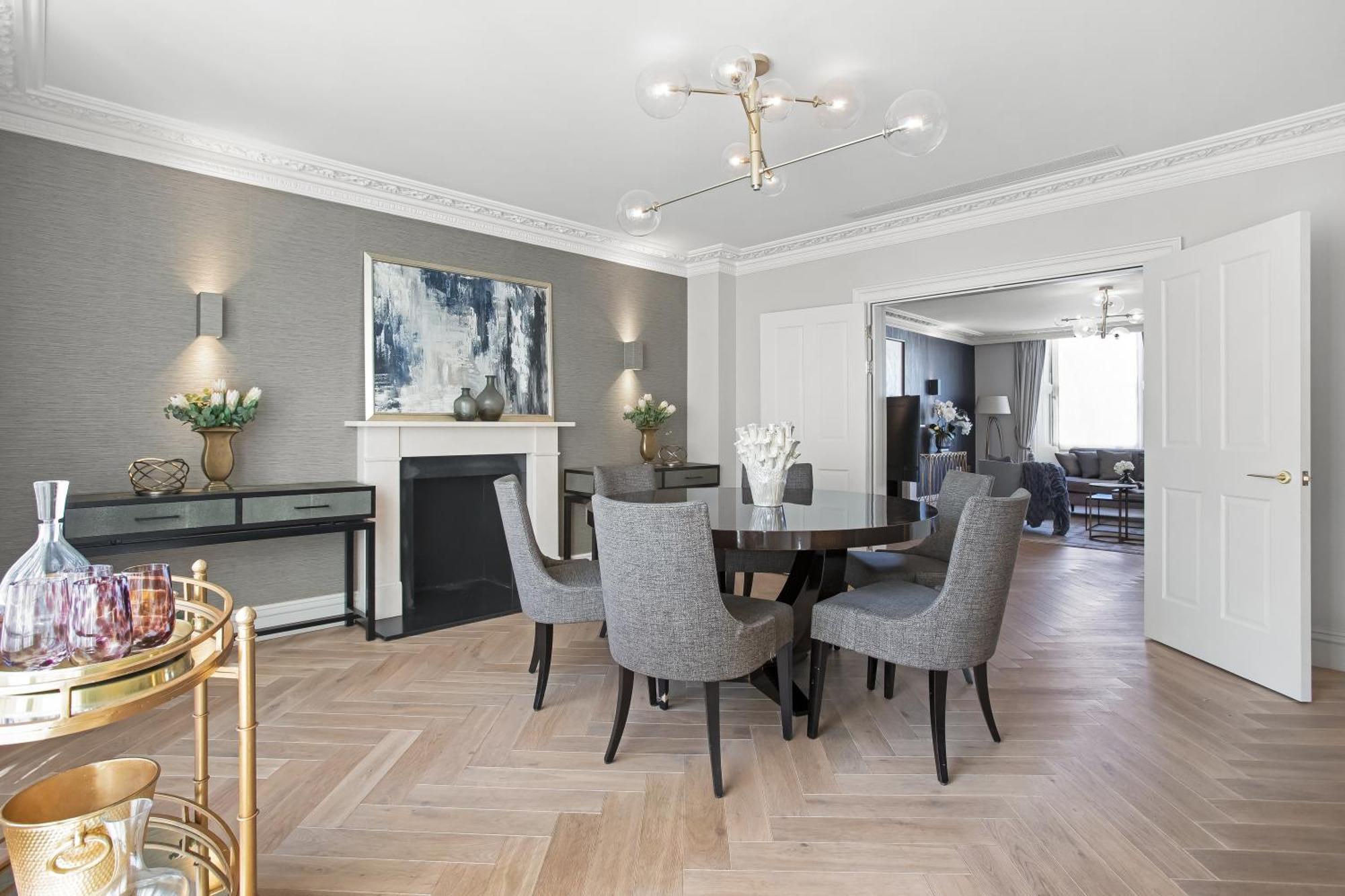 Luxurious Penthouse - Hyde Park- Air Con Apartment