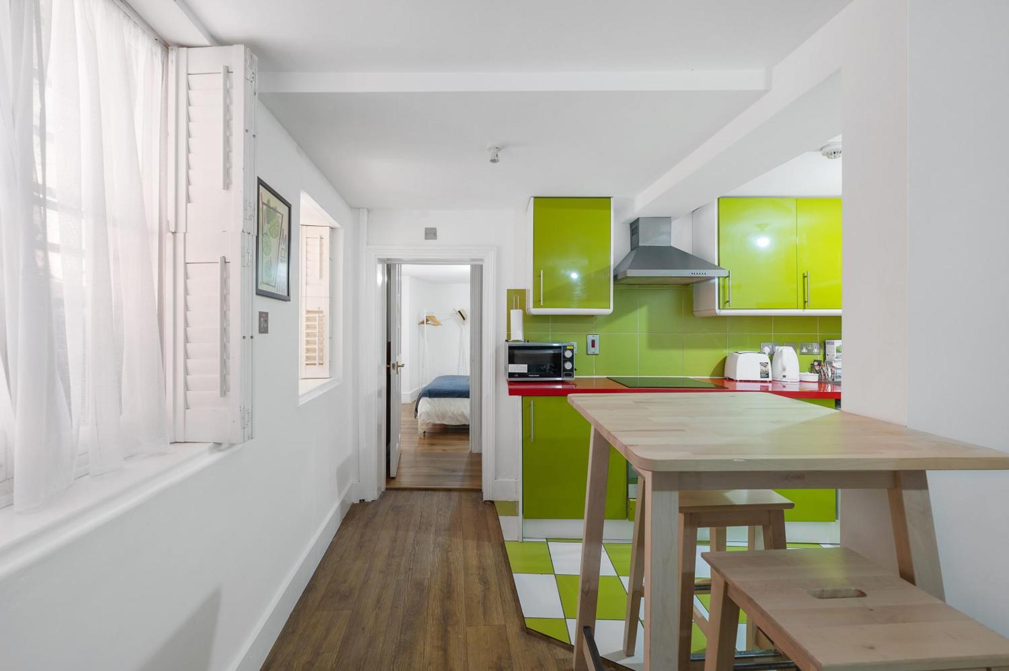 20 Min From Centre 2 Bedrooms W Ensuite Appartement *