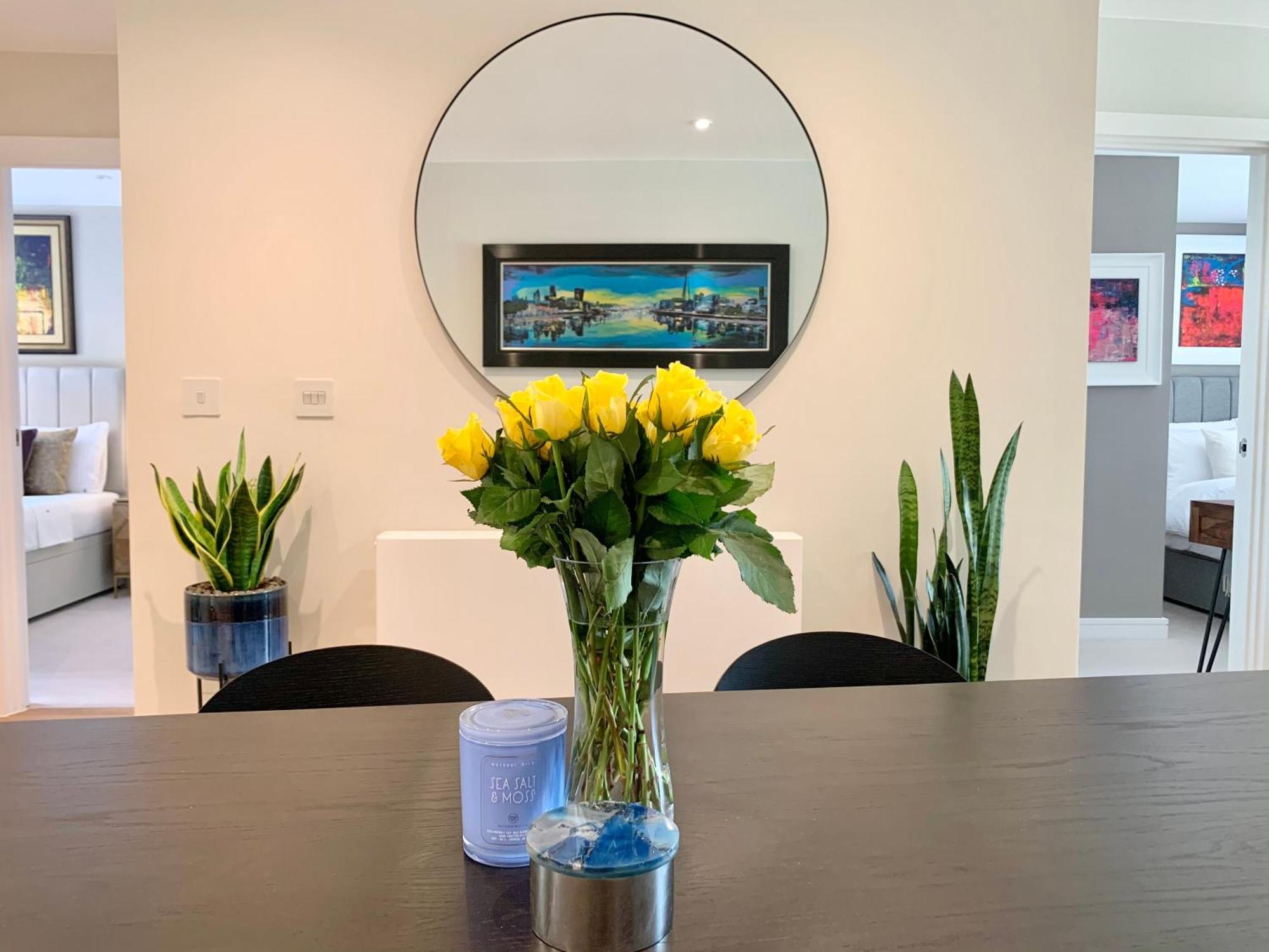 Privatunterkunft Modern Bedroom With Private Bathroom And Shared Kitchen & Lounge In Our *