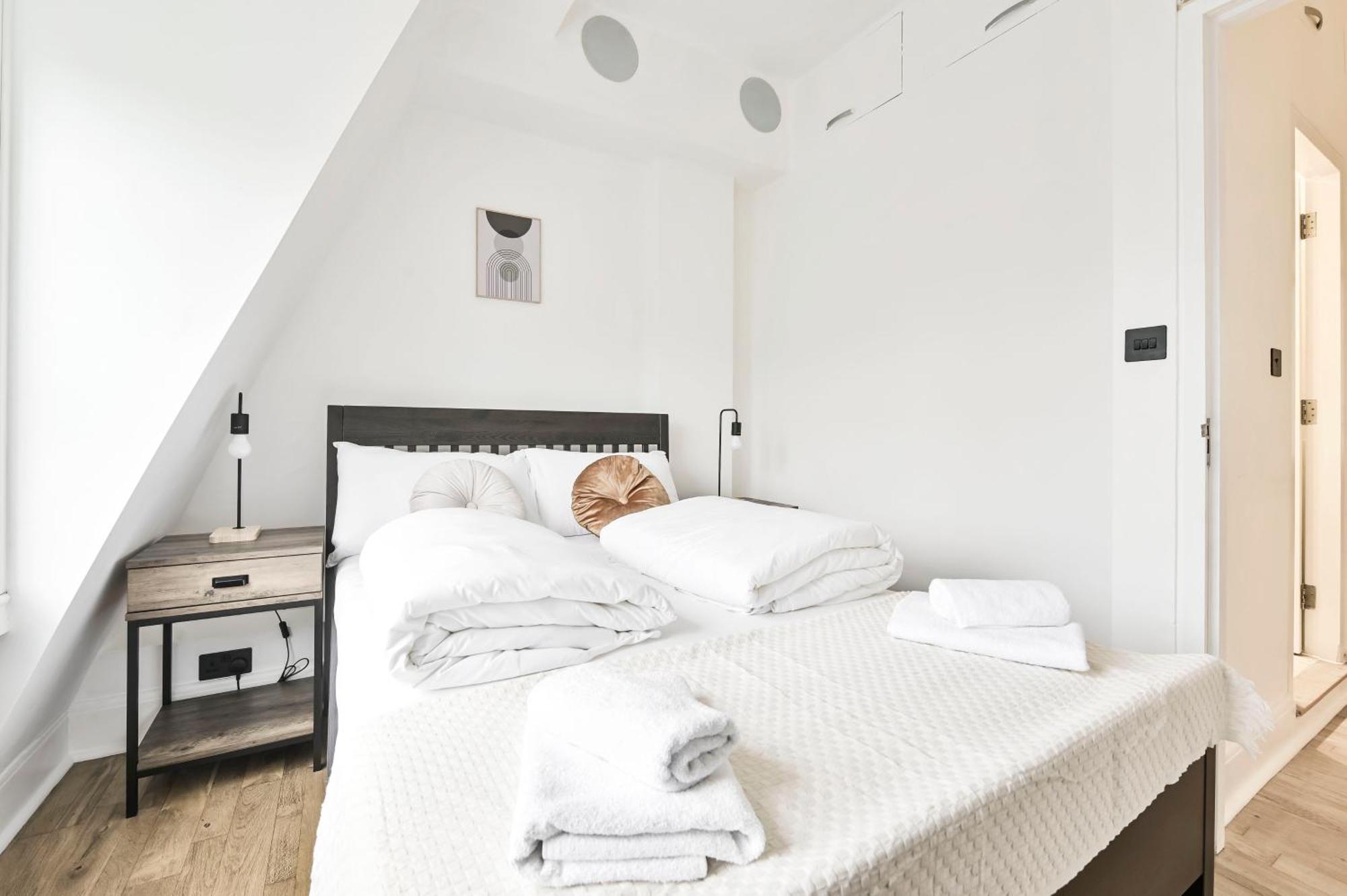 Wonderful Fitzrovia 3 Bed * Londen