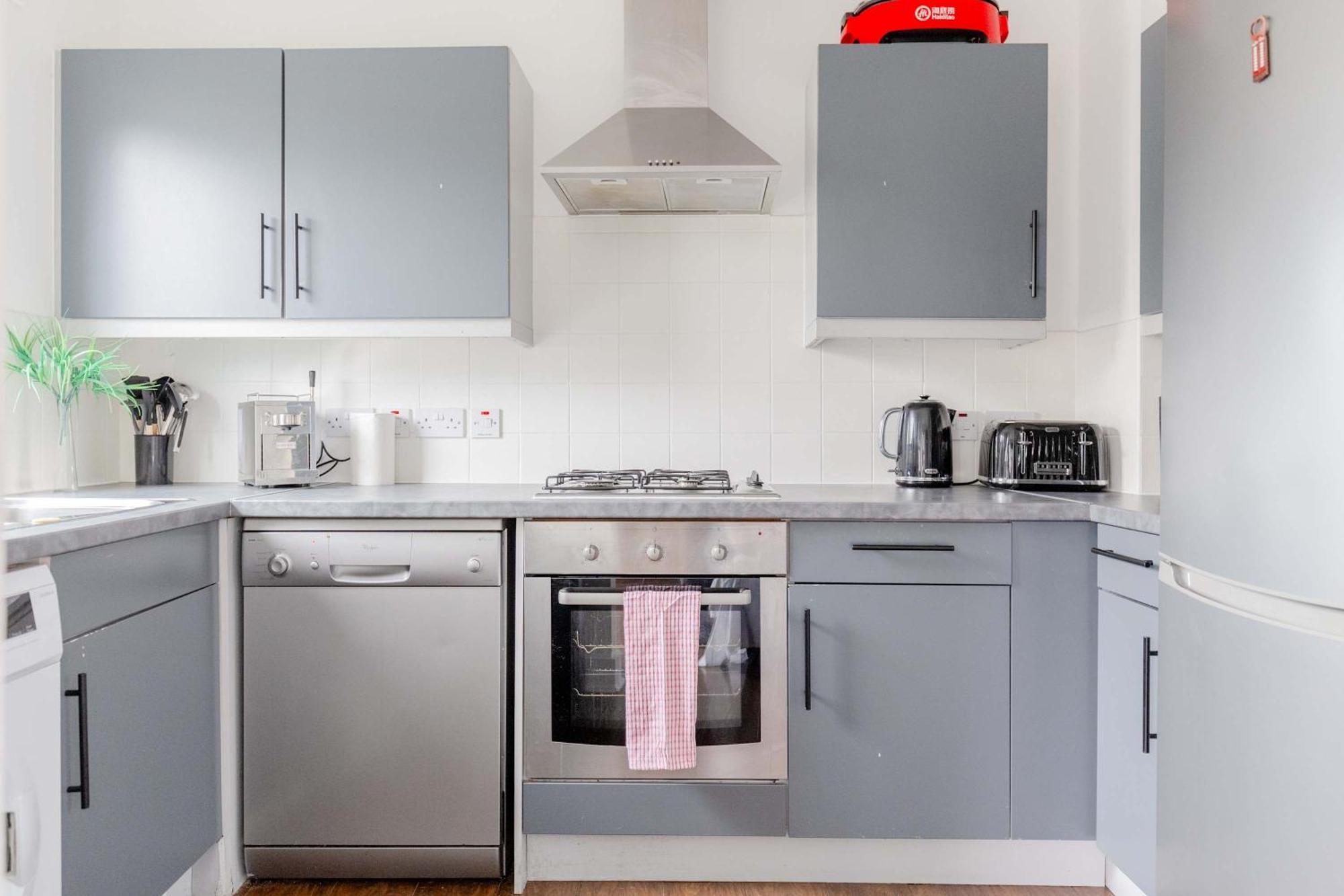 Bright 2 Bedroom Flat In Lambeth With Balcony * Londen