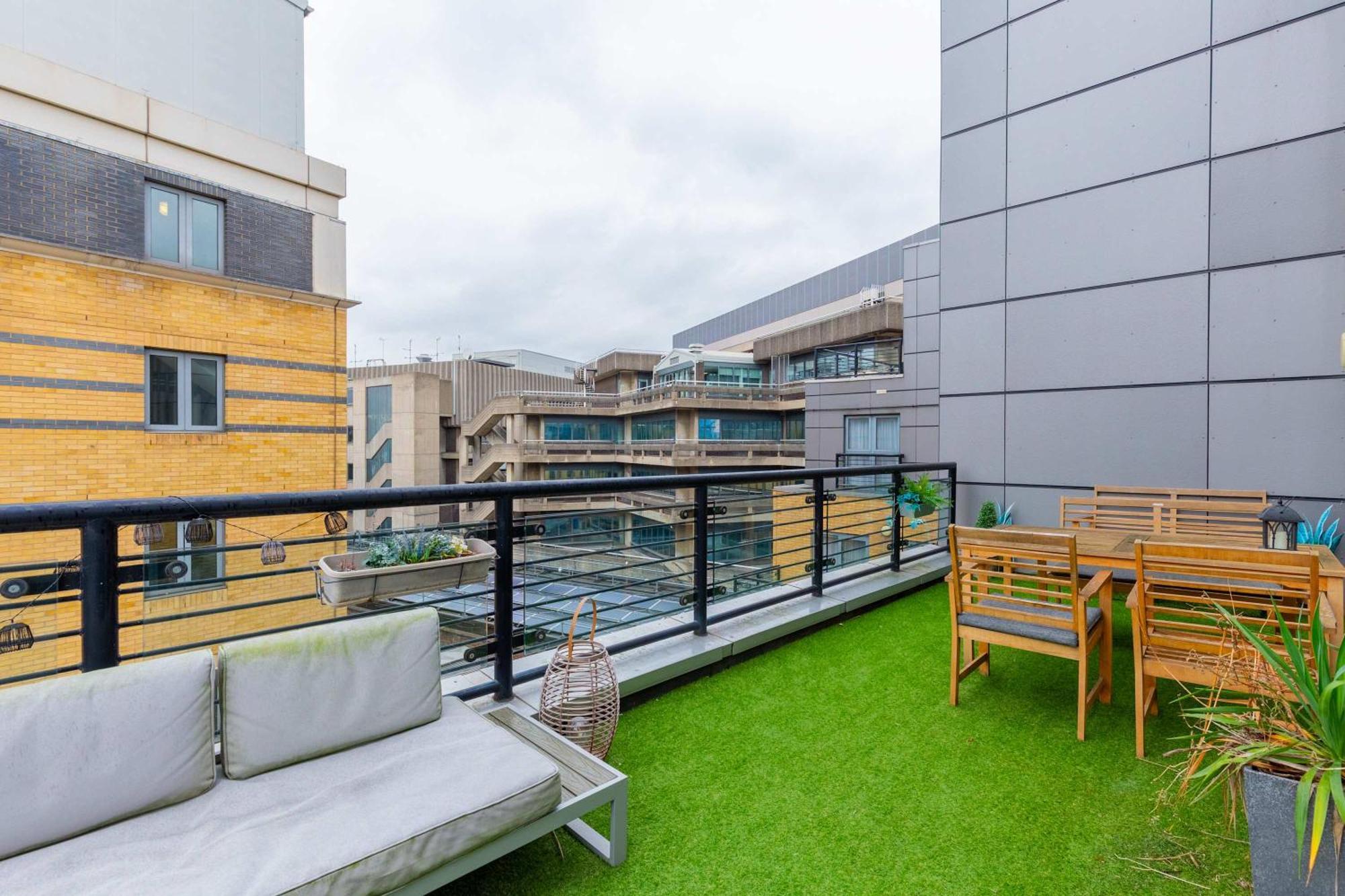 Bright 2 Bedroom Flat In Lambeth With Balcony * Londen