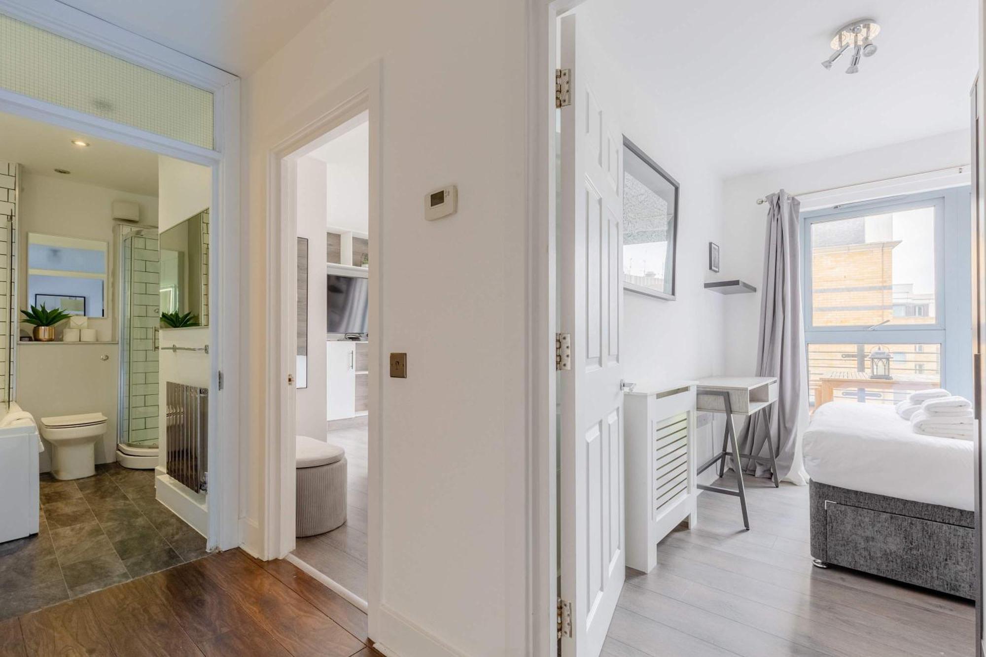 Bright 2 Bedroom Flat In Lambeth With Balcony Londen