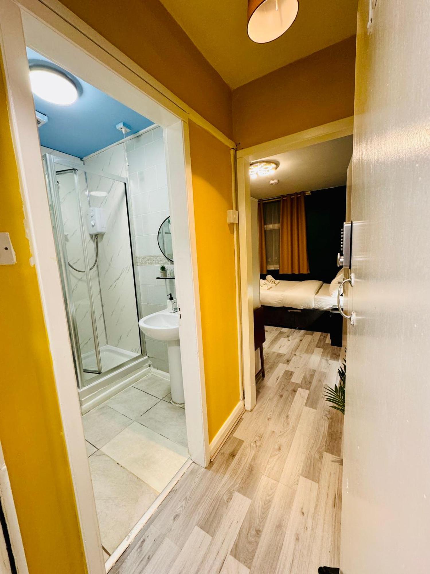 Unique Flat In 1110 Leilighet London