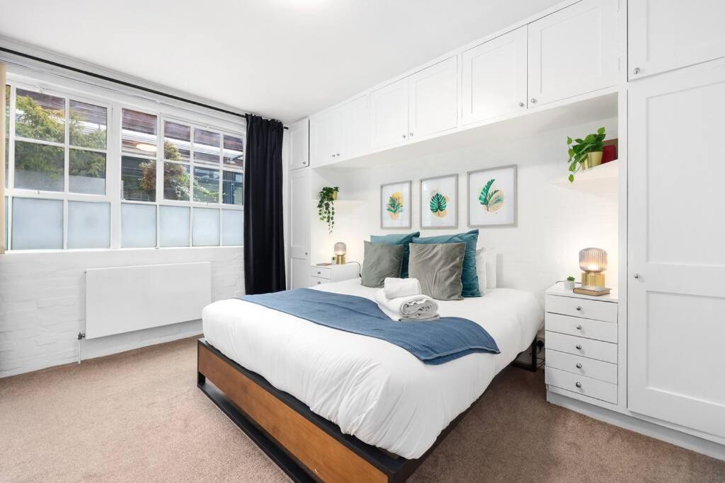 Two-bedroom Short Term & Flexible Renting Hackney With Free Wifi And Roof Terrace! Apartment *