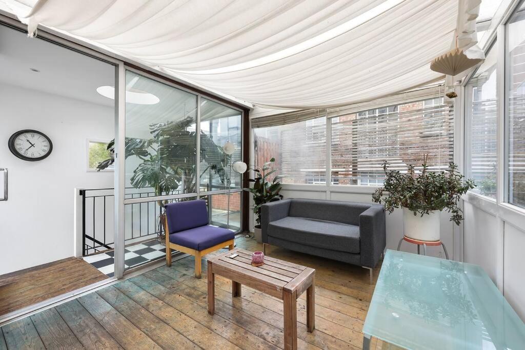 Two-bedroom Short Term & Flexible Renting Hackney With Free Wifi And Roof Terrace! * London