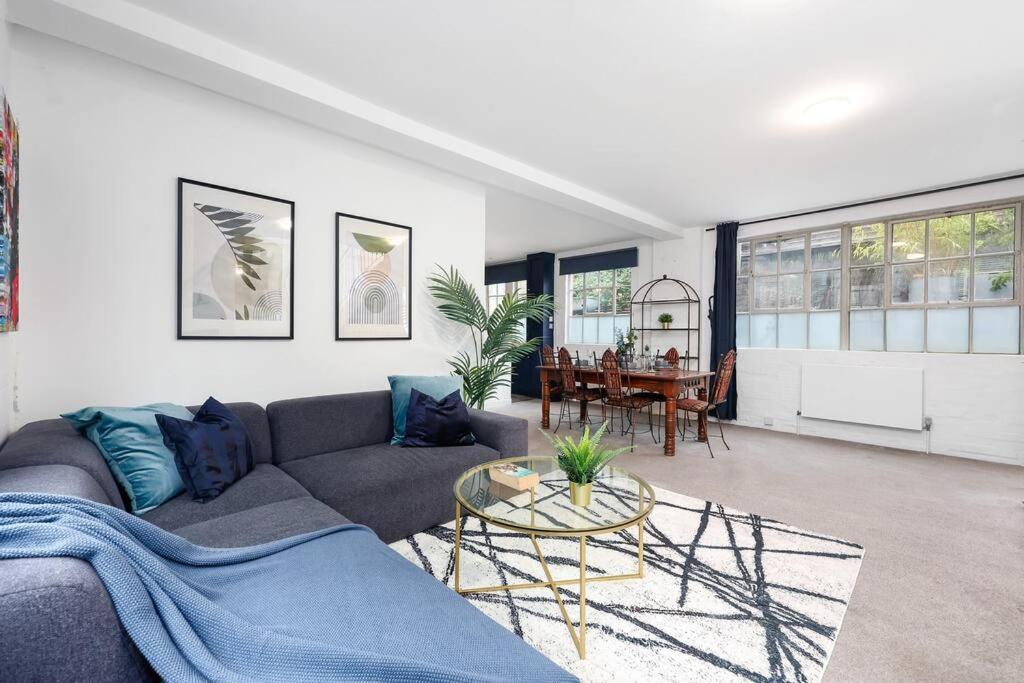 Two-bedroom Short Term & Flexible Renting Hackney With Free Wifi And Roof Terrace! * London