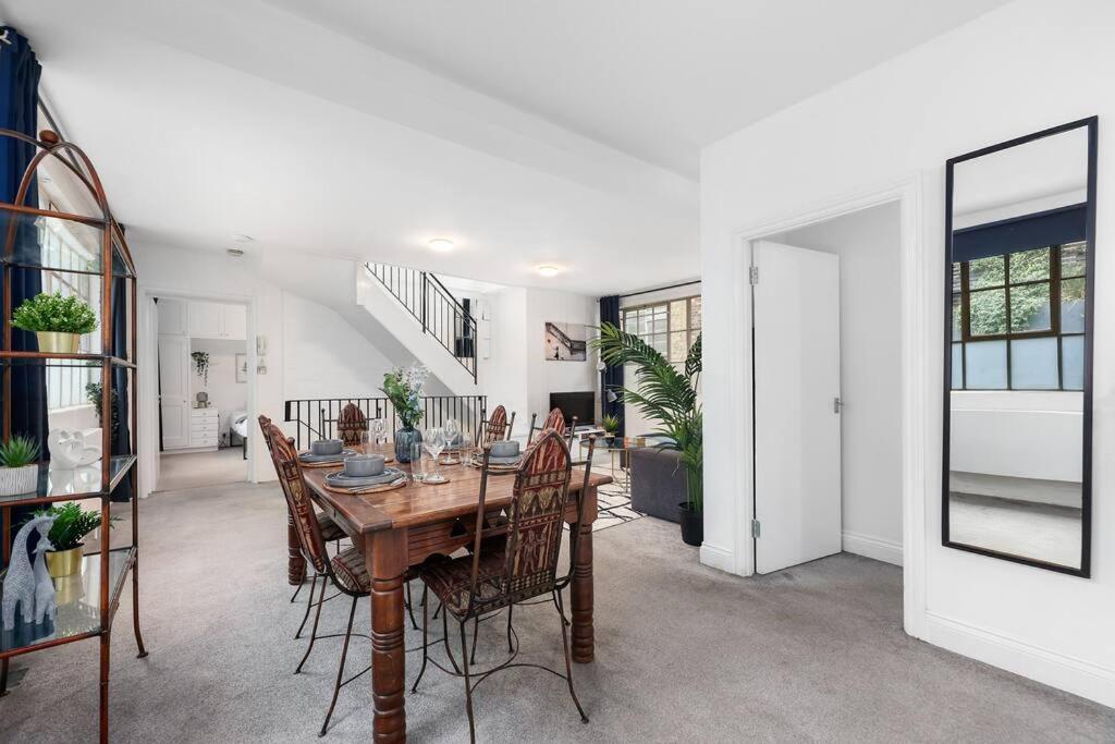 Two-bedroom Short Term & Flexible Renting Hackney With Free Wifi And Roof Terrace! Apartment London