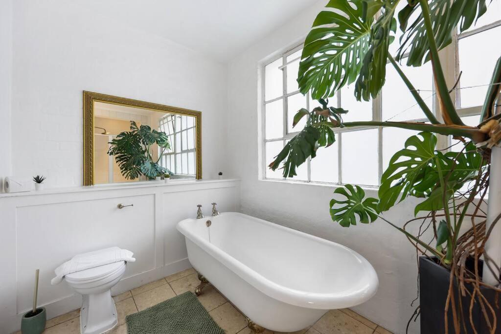 Apartment Two-bedroom Short Term & Flexible Renting Hackney With Free Wifi And Roof Terrace! London