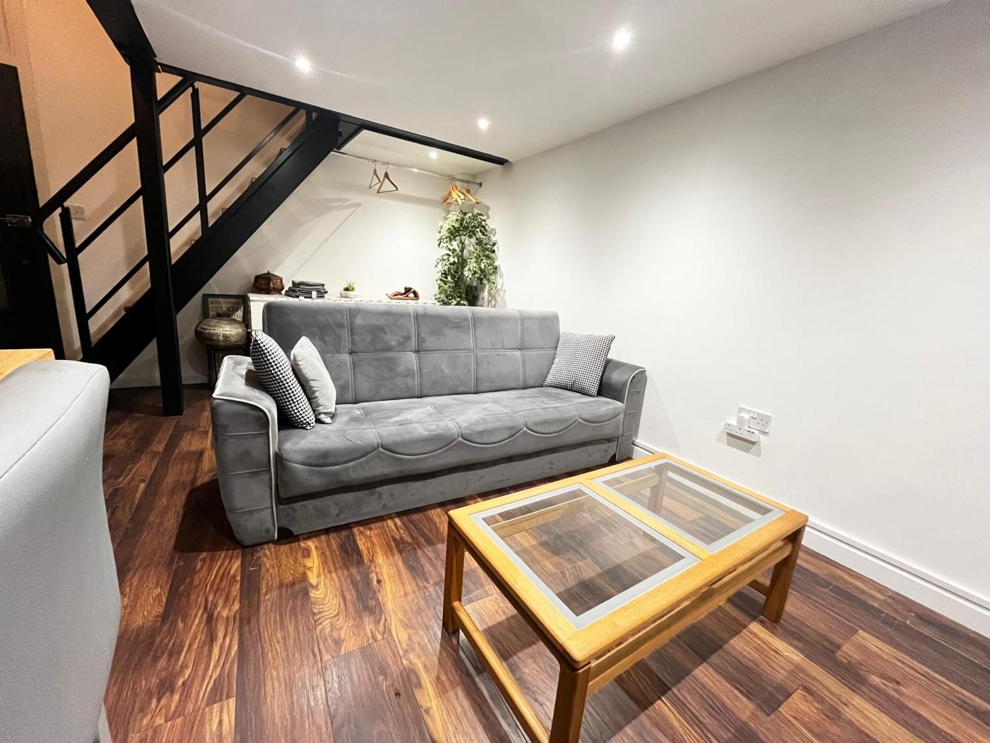 Apartment House With Garden Stoke Newington London